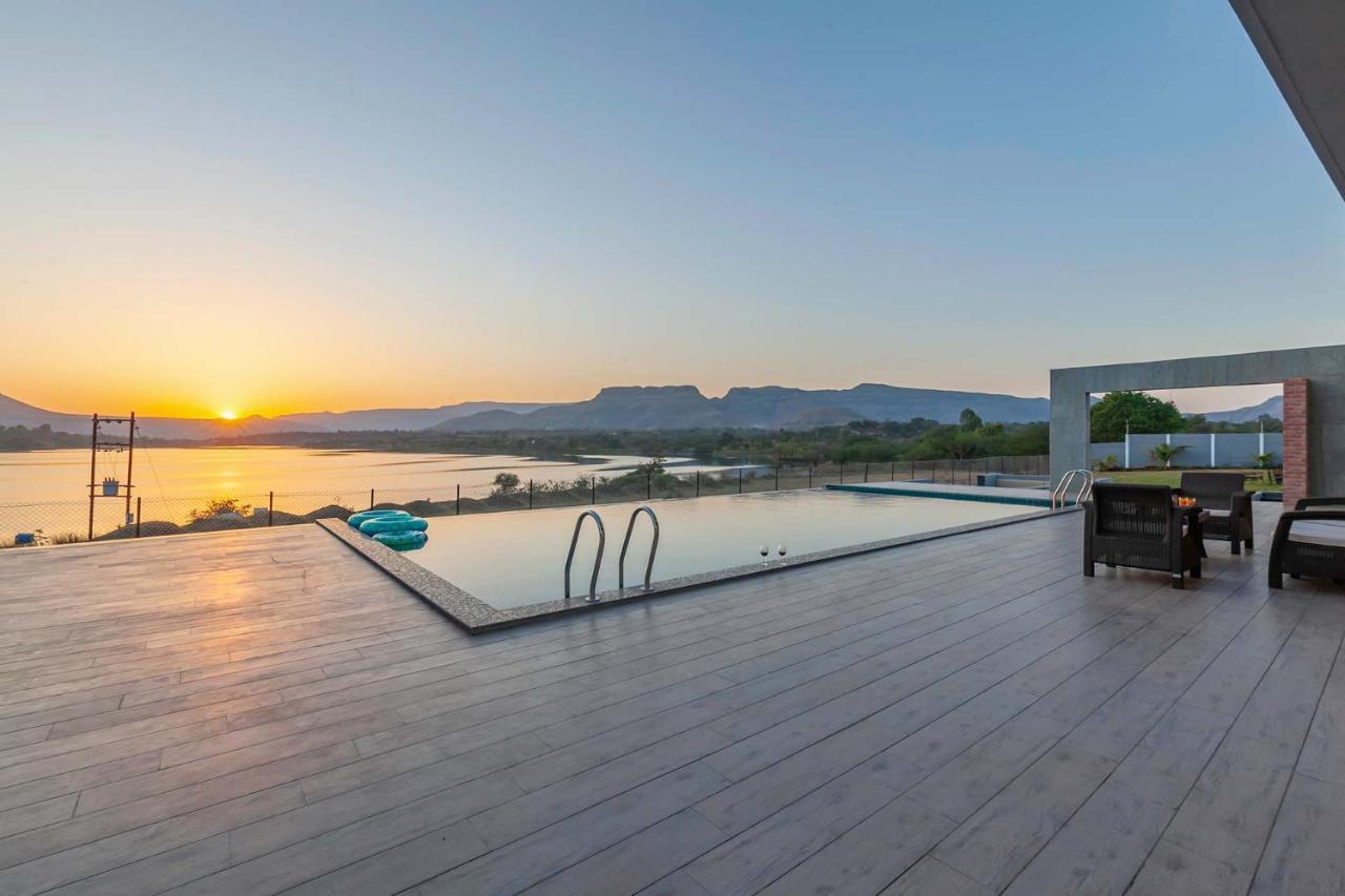 Stayvista's Bellisimo Panorama: Lakeside Retreat with Infinity Pool Nashik Exterior photo