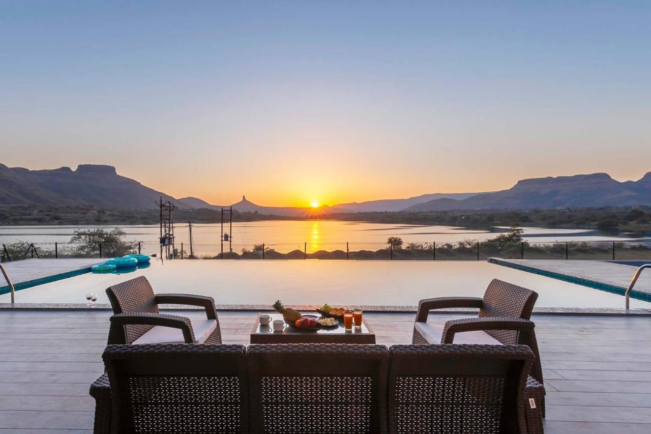 Stayvista's Bellisimo Panorama: Lakeside Retreat with Infinity Pool Nashik Exterior photo