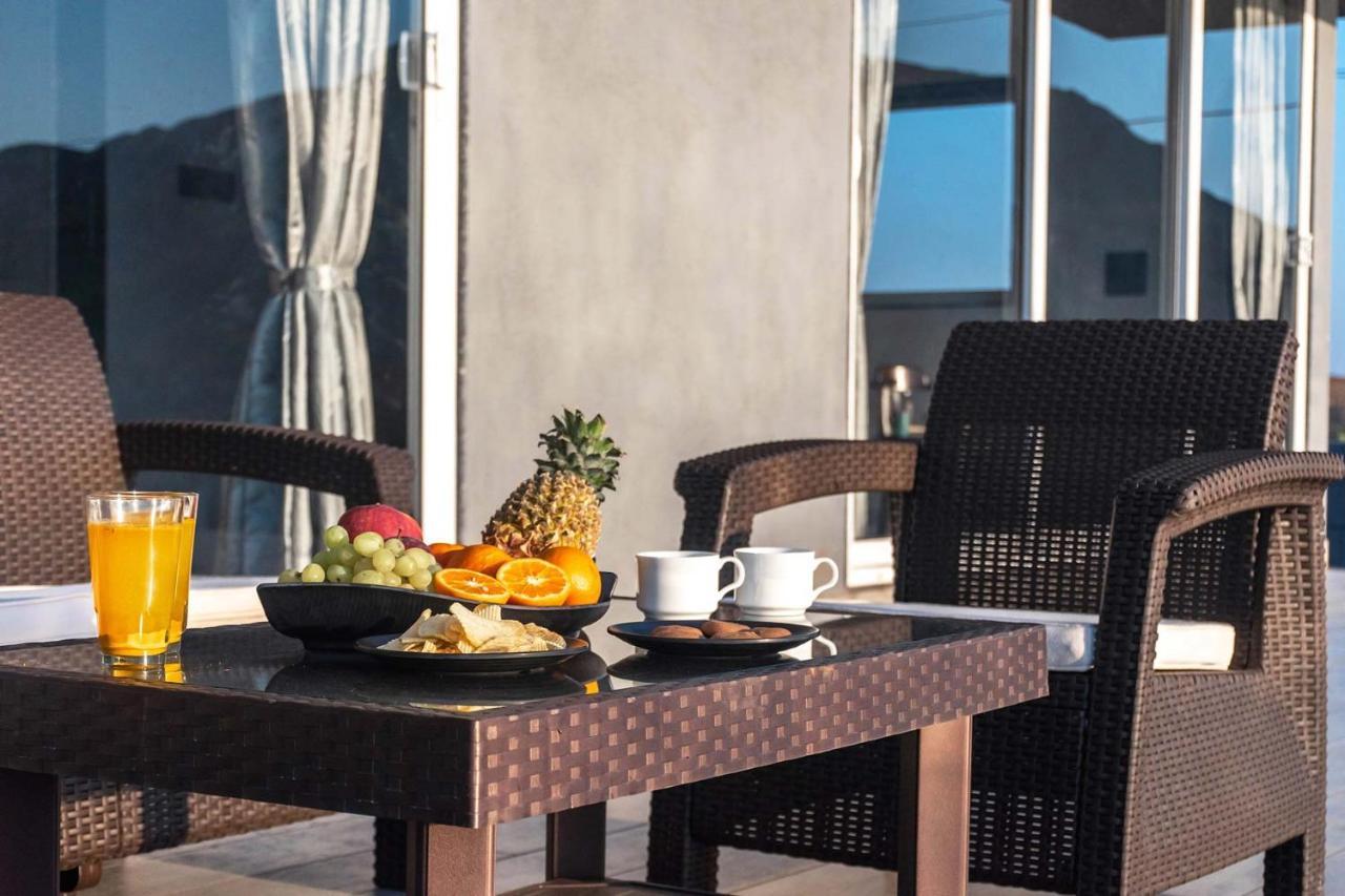 Stayvista's Bellisimo Panorama: Lakeside Retreat with Infinity Pool Nashik Exterior photo