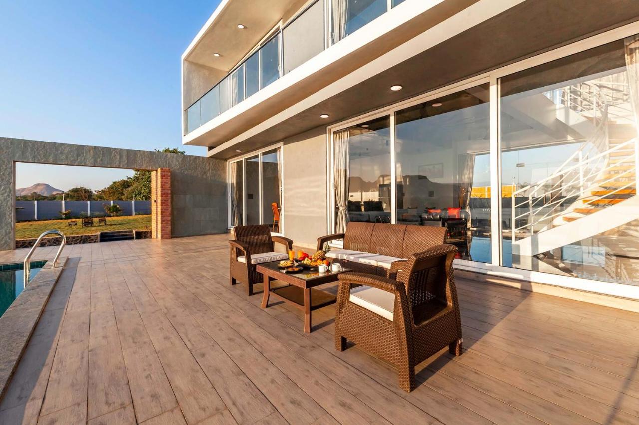 Stayvista's Bellisimo Panorama: Lakeside Retreat with Infinity Pool Nashik Exterior photo