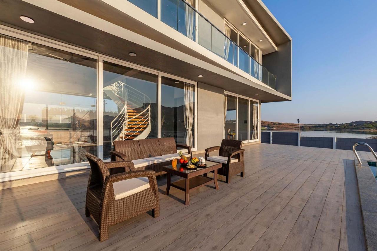Stayvista's Bellisimo Panorama: Lakeside Retreat with Infinity Pool Nashik Exterior photo