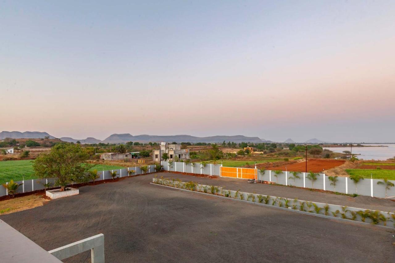 Stayvista's Bellisimo Panorama: Lakeside Retreat with Infinity Pool Nashik Exterior photo
